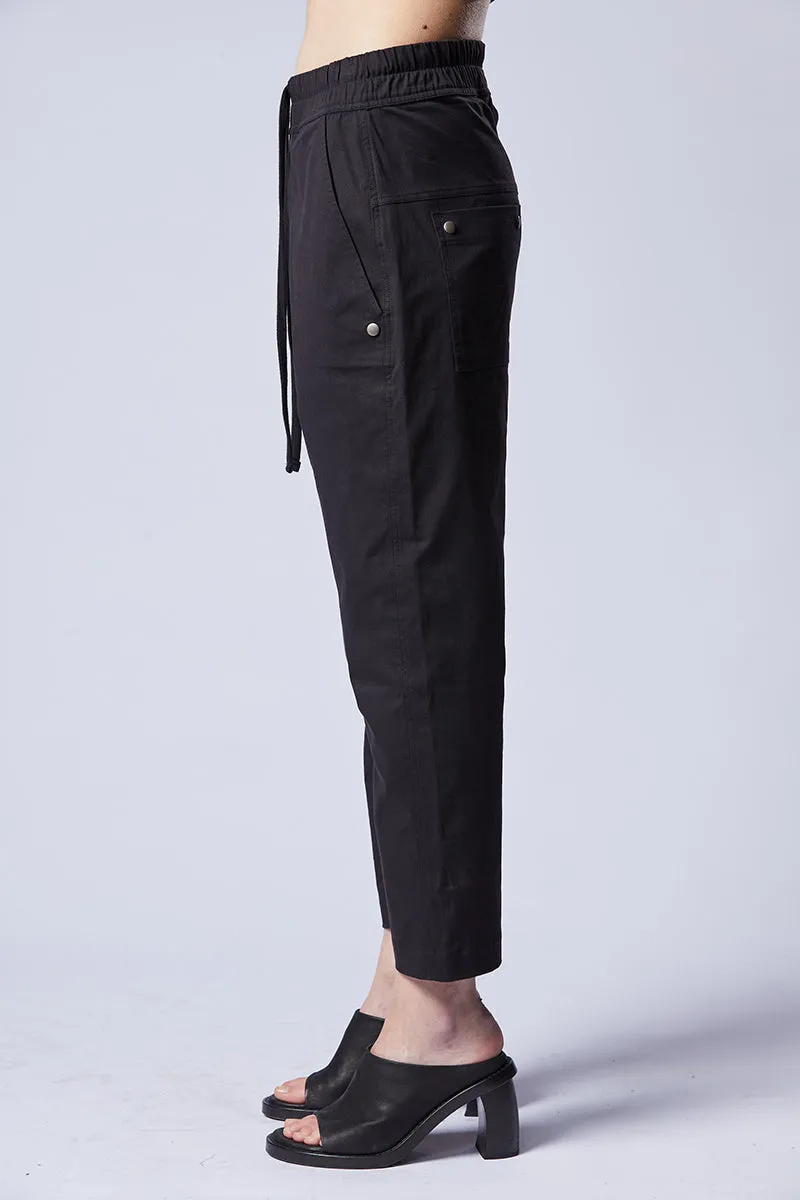 BLACK RELAXED FIT CROPPED PANTS
