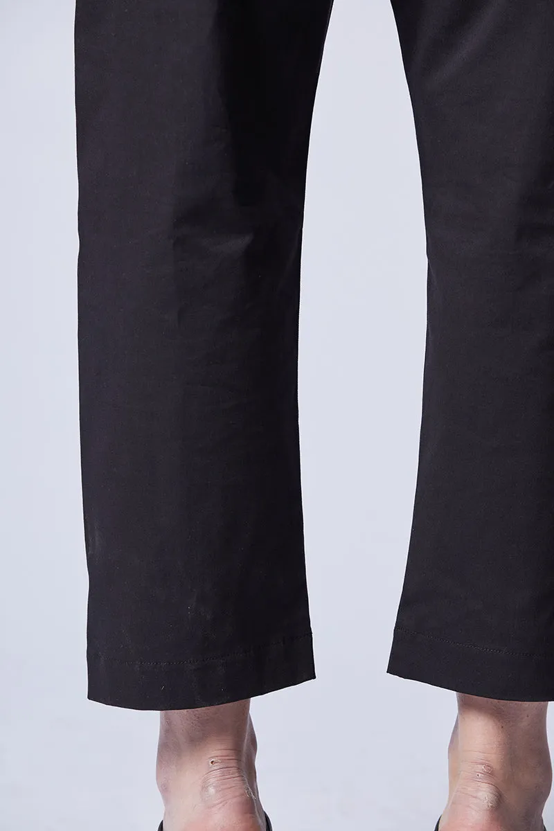 BLACK RELAXED FIT CROPPED PANTS