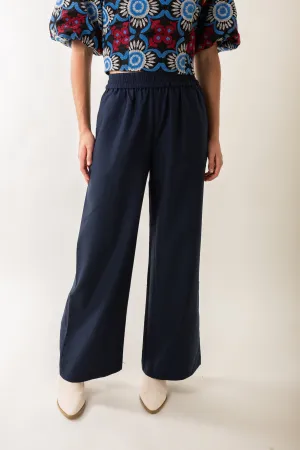Cascade Relaxed Pant in Navy