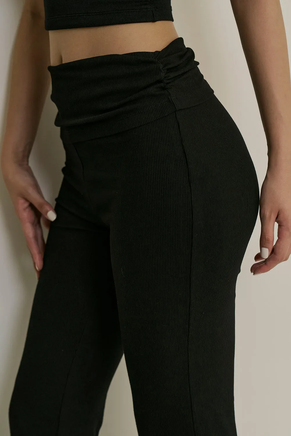 一見鍾情羅紋翻腰長褲<br>Elegant Rib Knit High Waist Pants