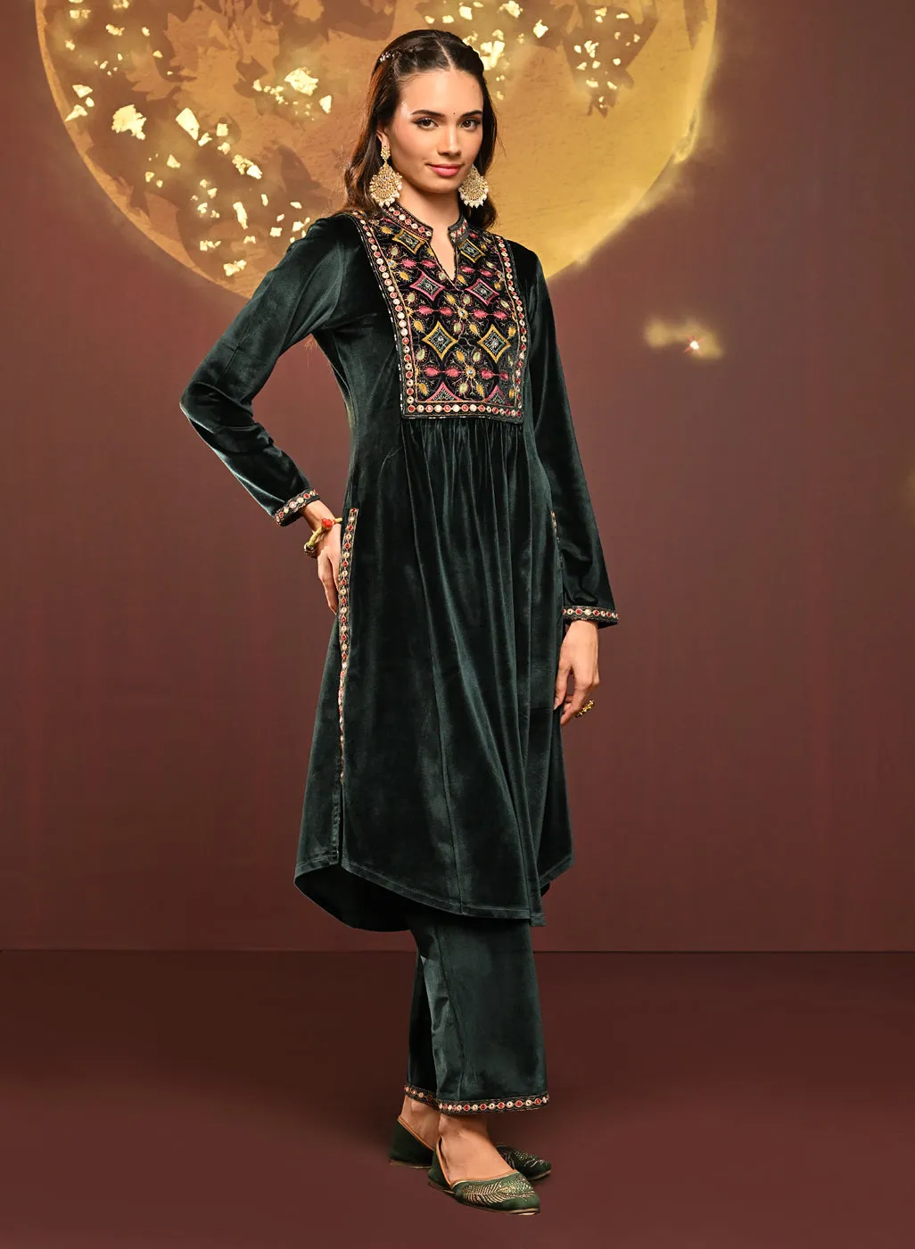 Zainab Green Embroidered Velvet Kurta Set for Women