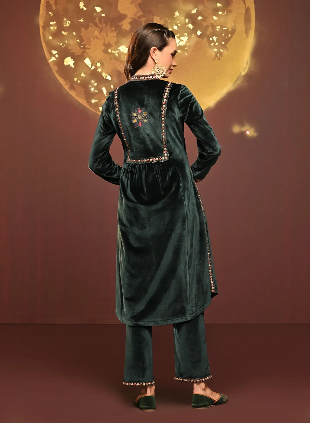 Zainab Green Embroidered Velvet Kurta Set for Women