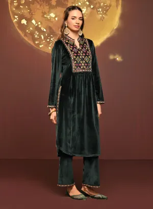Zainab Green Embroidered Velvet Kurta Set for Women